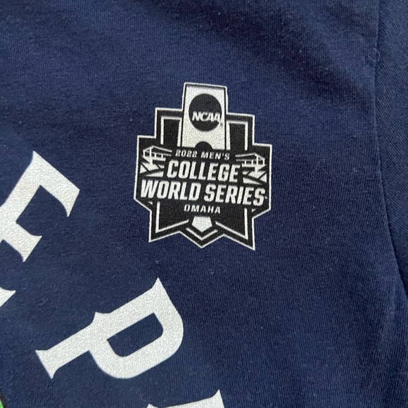 NWOT  Notre Dame Fighting Irish Baseball NCAA 2022 World Series Shirt Large - Picture 2 of 8